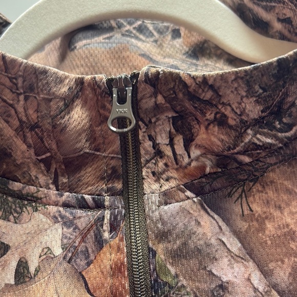Cabela's Camouflage jacket pullover with quarter zip and full length sleeves - Picture 8 of 8